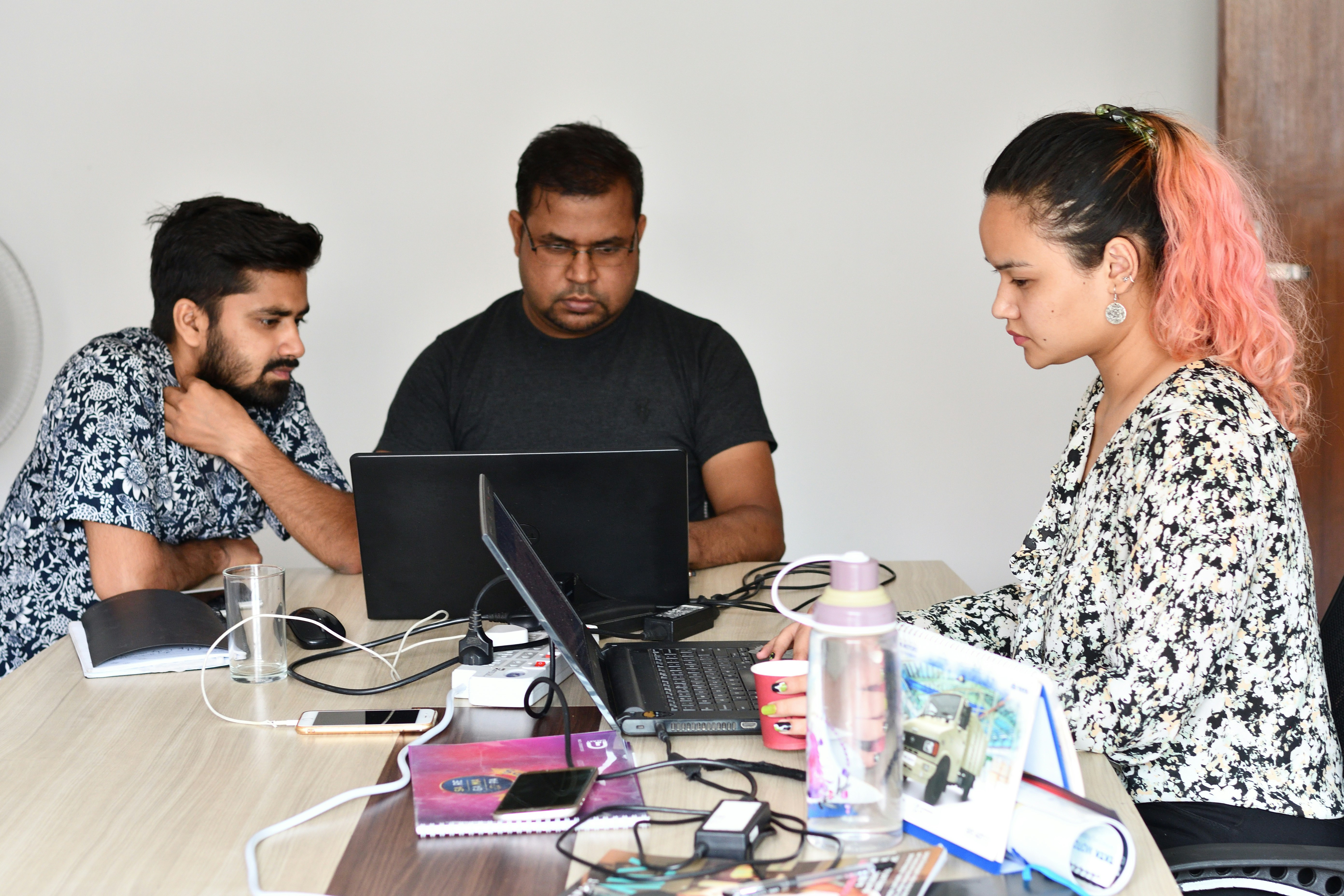 People studying online